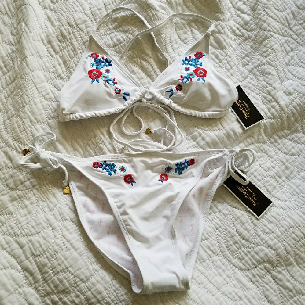 JUICY COUTURE EMBROIDERED WHITE TRIANGLE BIKINI